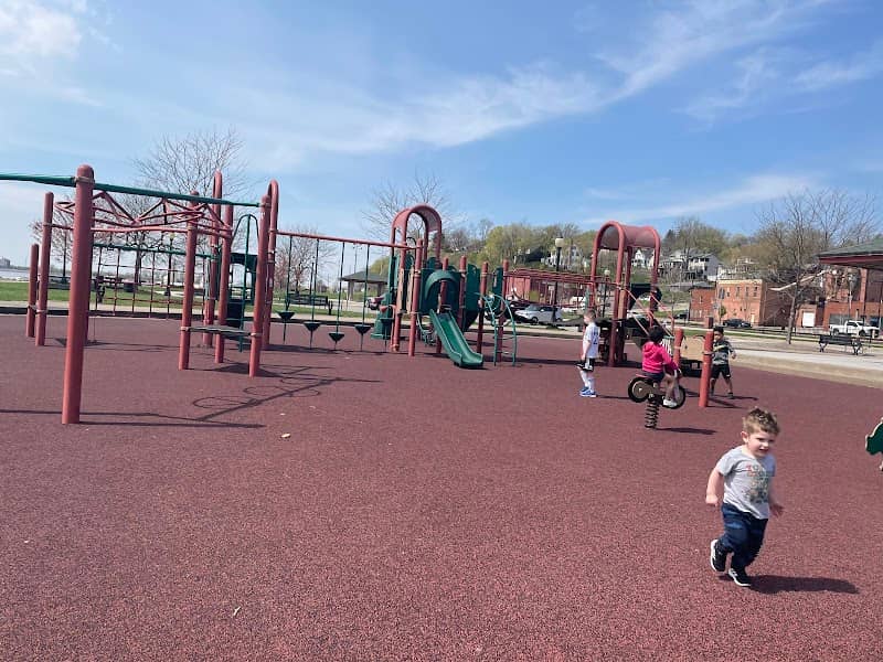 Riverside Park - Image 1