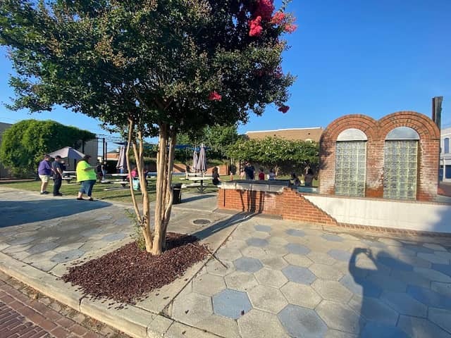 Grand Plaza Park - Image 1