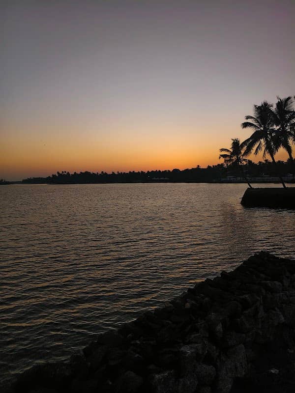 Enamavu Pallikadavu - Image 1