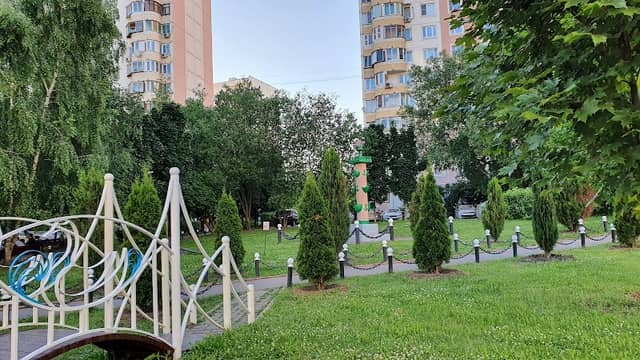 Сад Петровский Дворик - Image 1