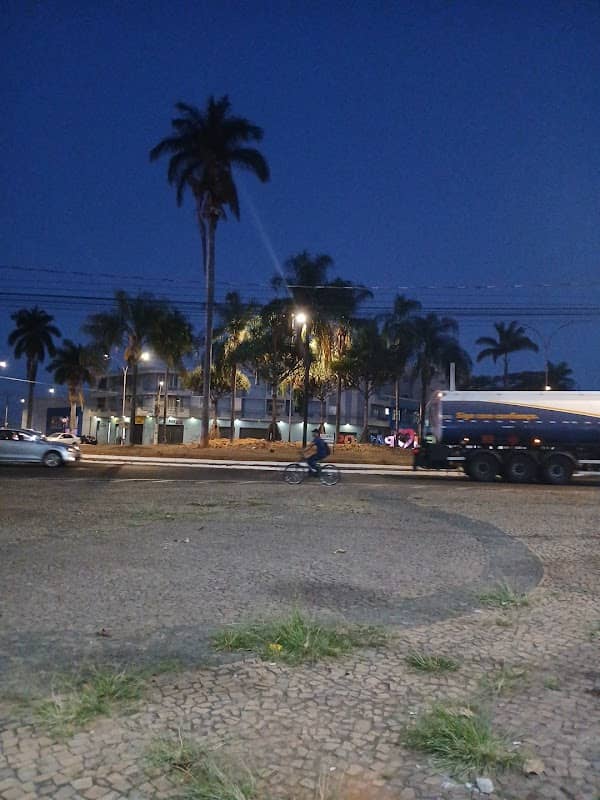 Praça da UEMG - Bloco 1 - Image 1