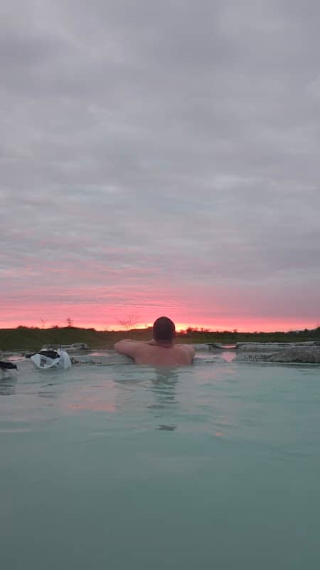Public sulphur bath - Image 2