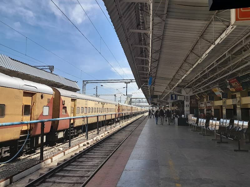 Railway station - Image 1