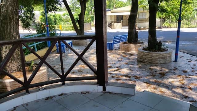 Rieles Park - Image 1
