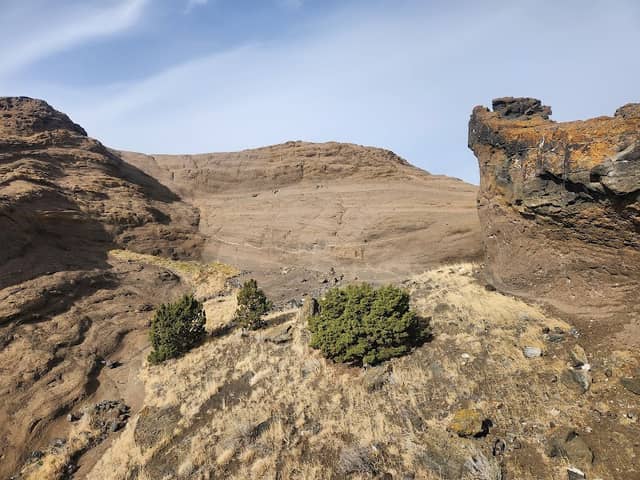 R Mountain Trail Head - Image 2
