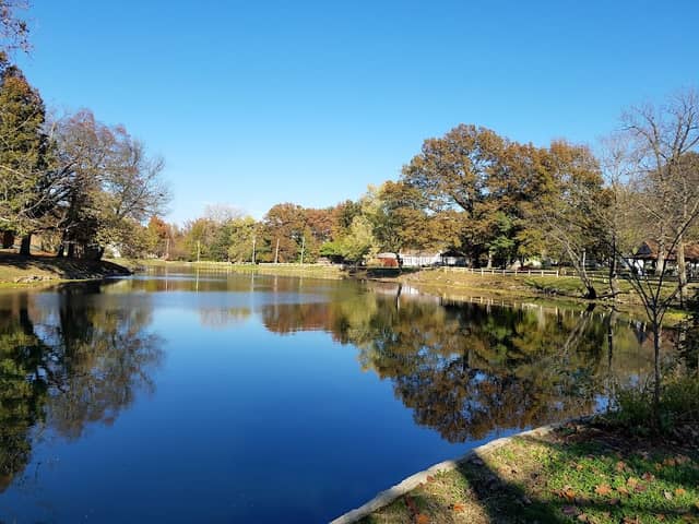 Leclaire Park - Image 1