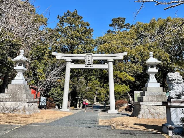 Ike Miya Shrine - Image 1