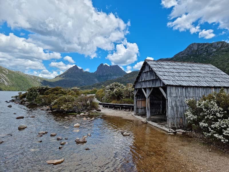 Dove Lake Boatshed - Image 1