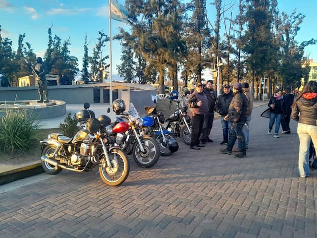 Motocicistas del bata - Image 1