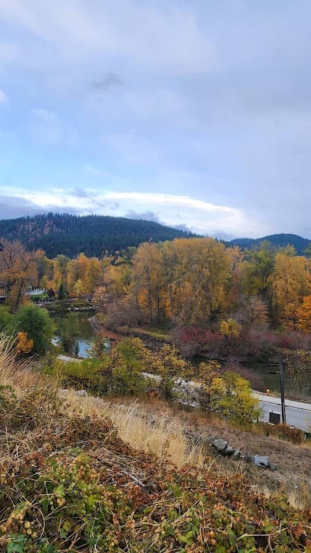 Beautiful view at Wenatchee river - Image 1