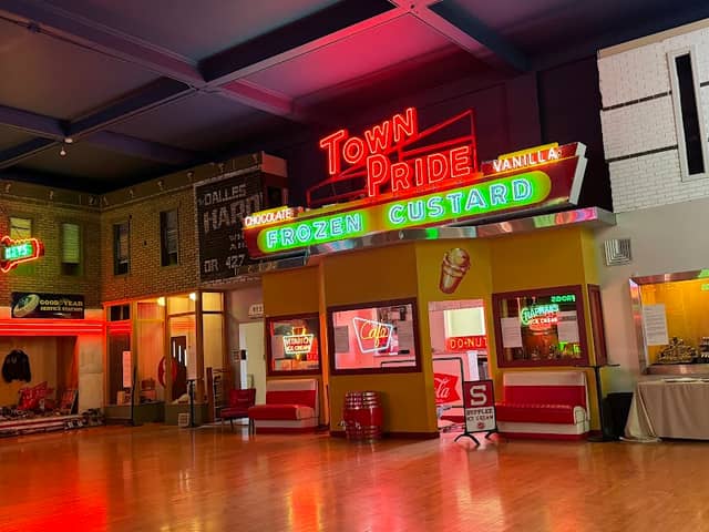 National Neon Sign Museum - Image 1