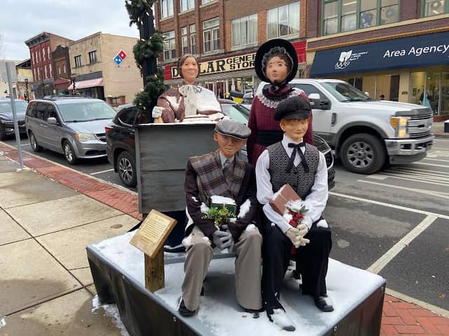 Dickens Victorian Village - Image 2