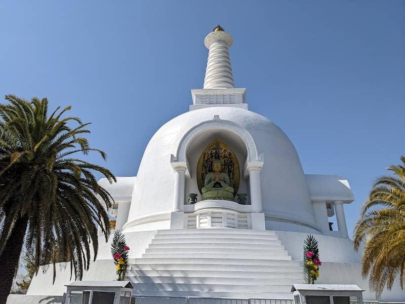 大阪仏舎利塔 - Image 1