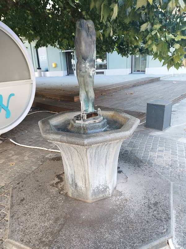 Drinkable public Water - Image 1