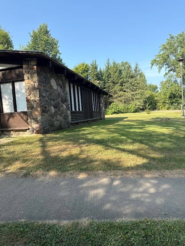 Voyageur Provincial Park - Portage Campground - Image 1