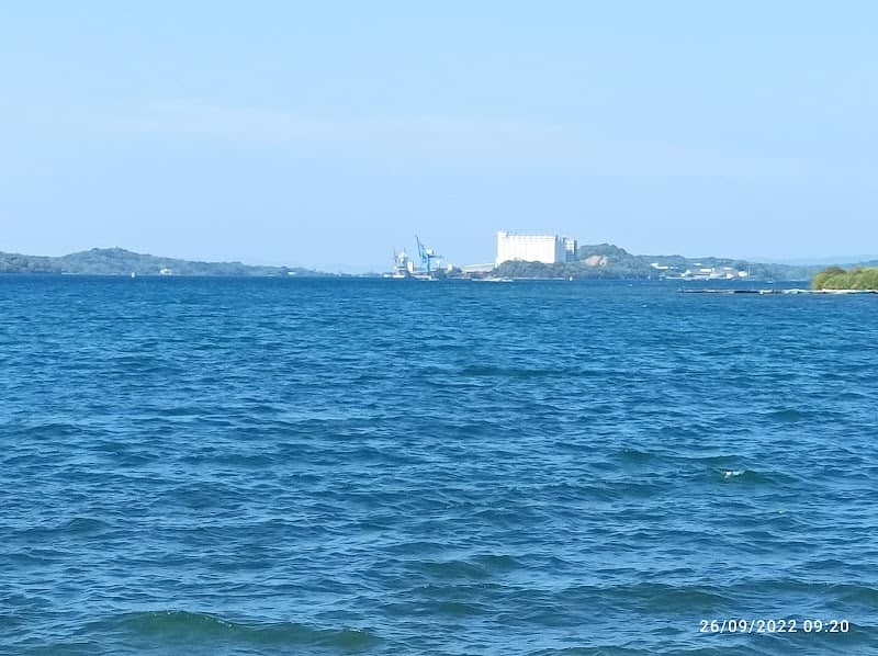 Trinco old jetty beach - Image 3