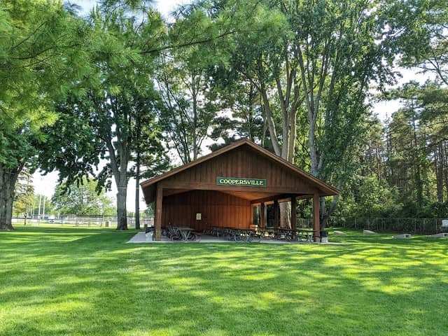 Veterans Park - Image 1