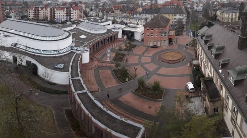 Stephan Cosacchi Platz - Image 1