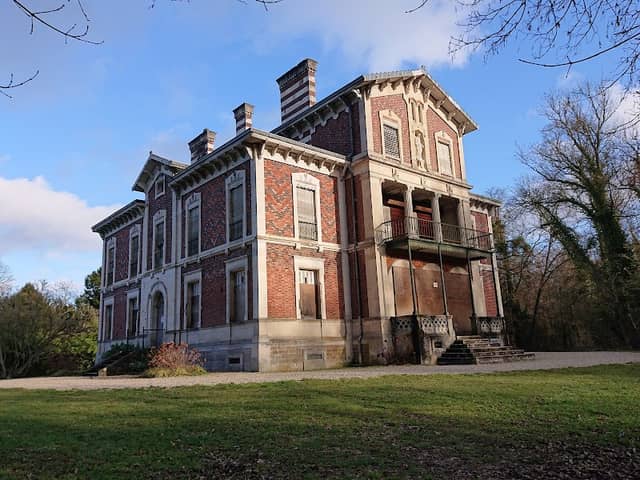 Mills Park - Image 1