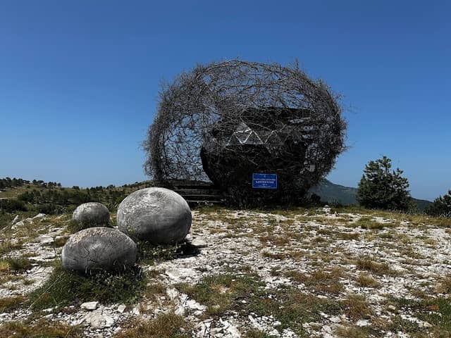 EGG SHELTER KREMENJAK - Image 1