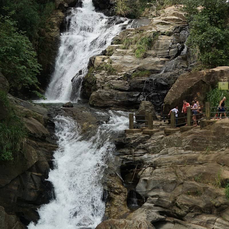 Kuda Ravana Ella waterfall - Image 1