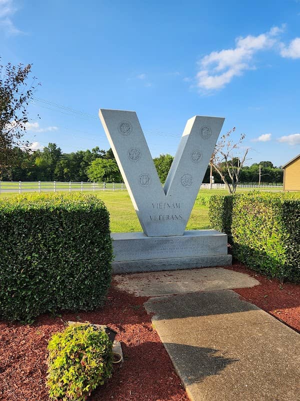 Oak Grove War Memorial Walking Trail Park - Image 1