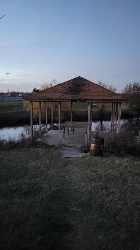 Airport Lake Gazebo - Image 1