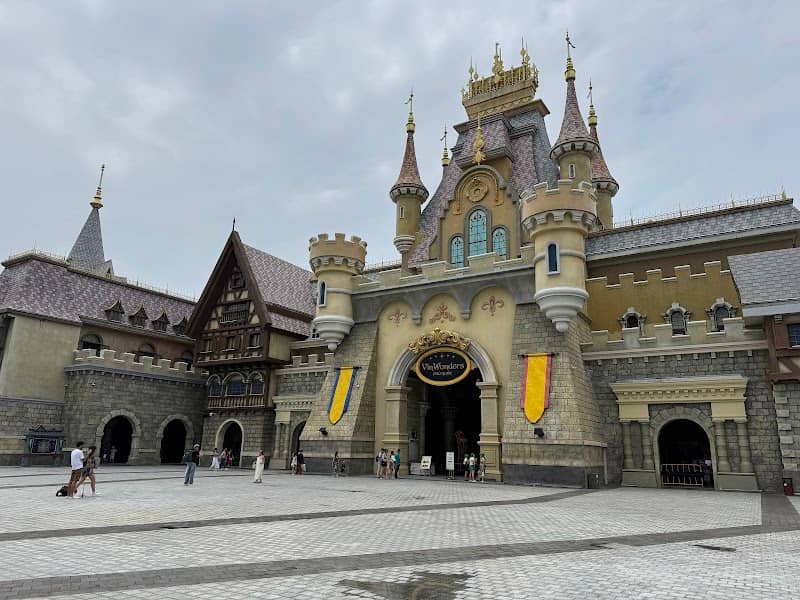 Quảng trường VinWonders - Image 2