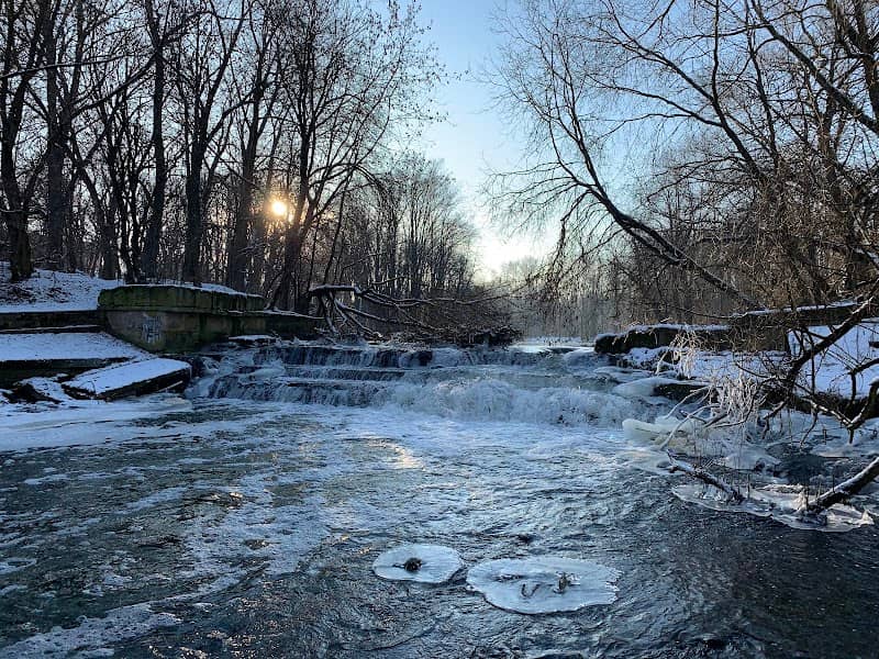 Small waterfall - Image 1