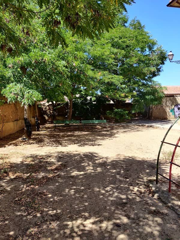 Palacio de las Leyes Park - Image 1