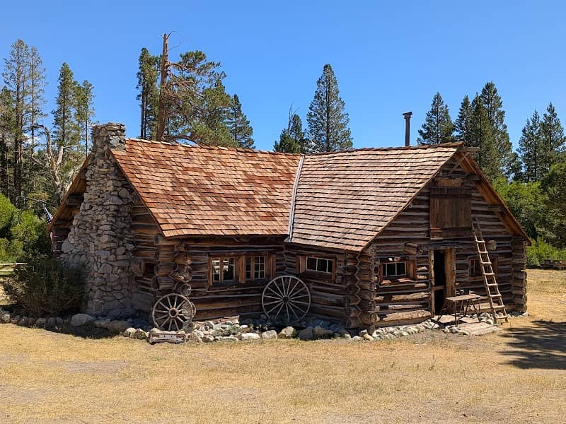 Mammoth Museum at the Hayden Cabin - Image 1