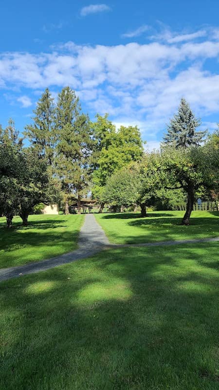 Gwynne Vaughan Park - Image 2