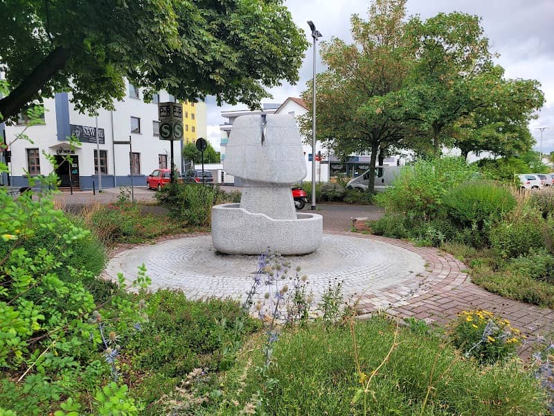 Fruchtbarkeitsbrunnen - Image 2