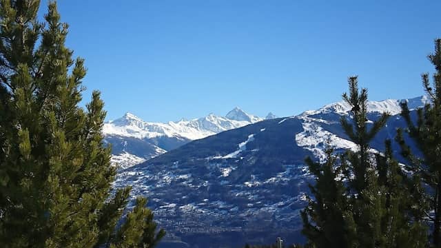 Parking de Codo - Image 1