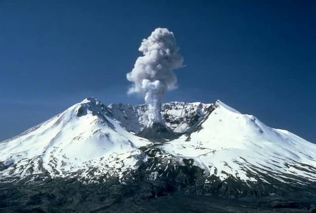 Mount Saint Helens - Image 3
