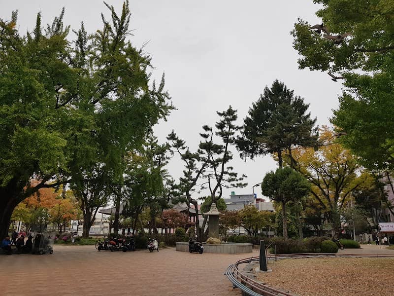 Cheongju Jungang Park - Image 1