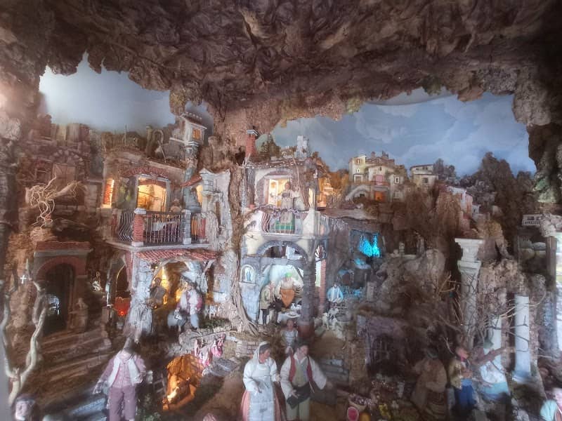Crib - Image 1