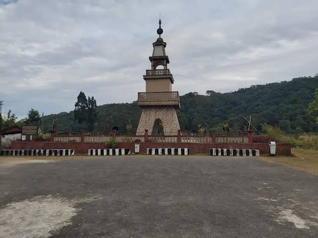 Kiang Nangbah Monument - Image 1