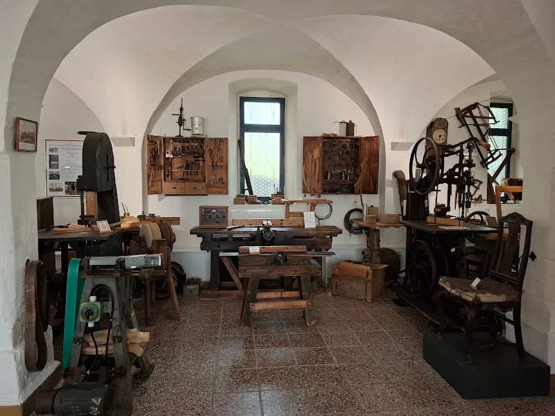 Deutsches Stuhlbaumuseum Rabenau - Image 2