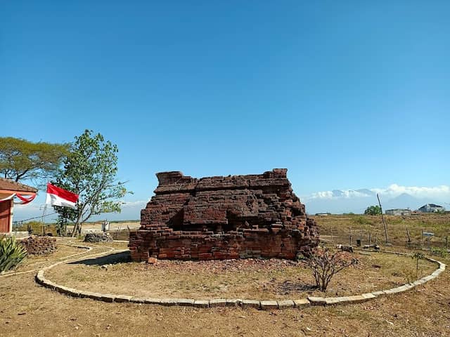 Tawangalun Temple - Image 2