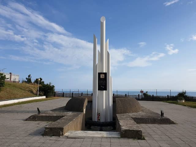 Pamyatnik Pogibshim Na Parokhode "Admiral Nakhimov" - Image 1