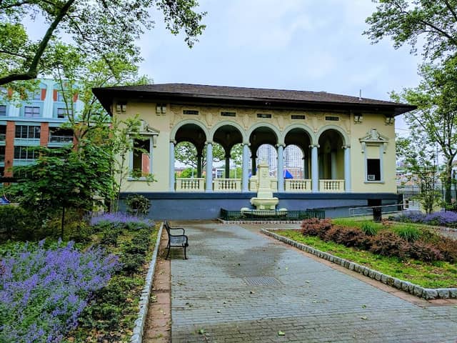 Columbus Park - Image 1