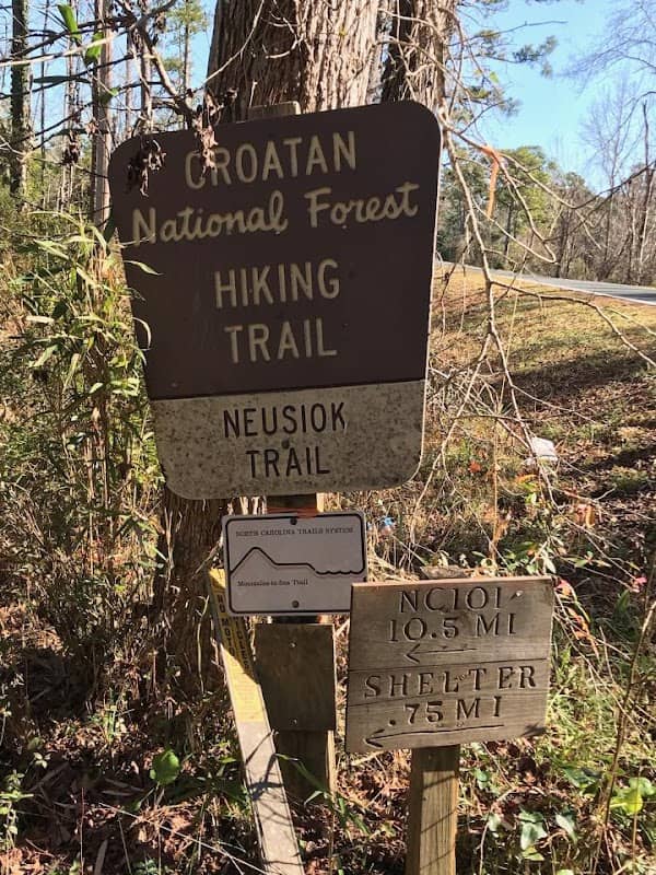 Neusiok Trail Parking - Image 2
