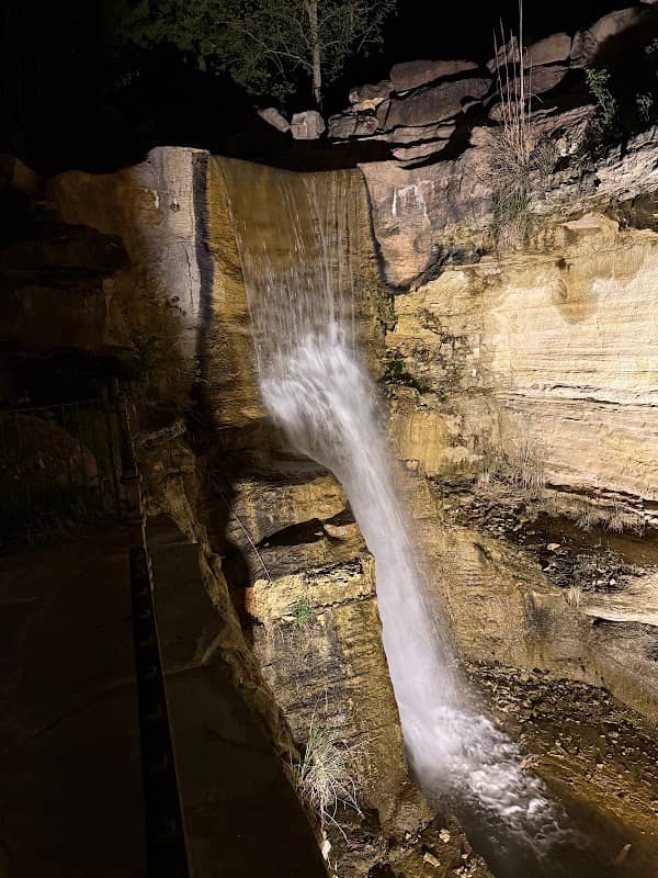 Devil’s Pool Waterfall Scenic Look Out - Image 2