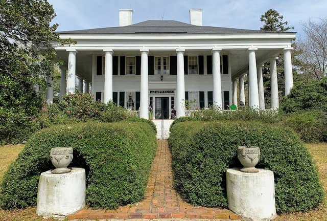 The Columns Plantation Home - Image 1