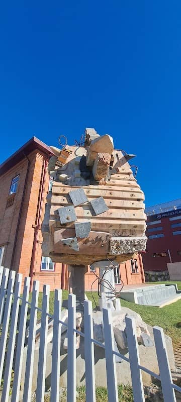 Galo de Pedra, por Bordalo II - Image 2
