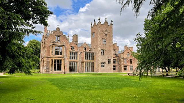 Bank Hall - Image 1