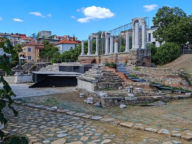 Antique Forum - Image 2