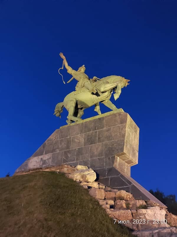 Monument to Salavat Yulaev - Image 3