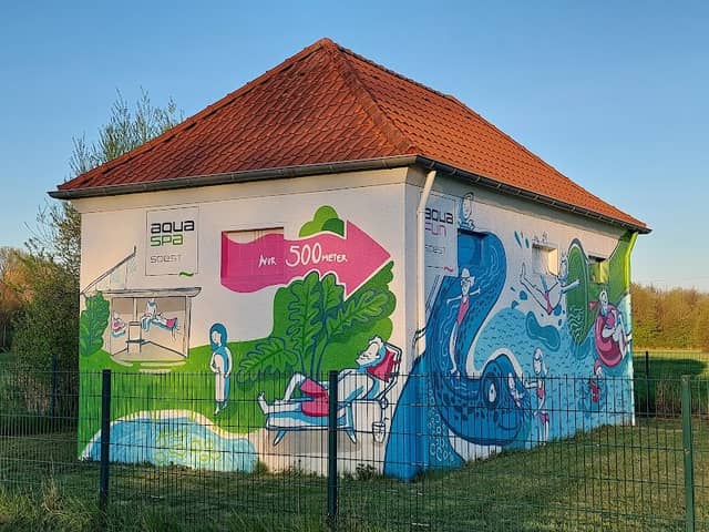 Trafohäuschen mit Graffiti-Kunst - Image 1